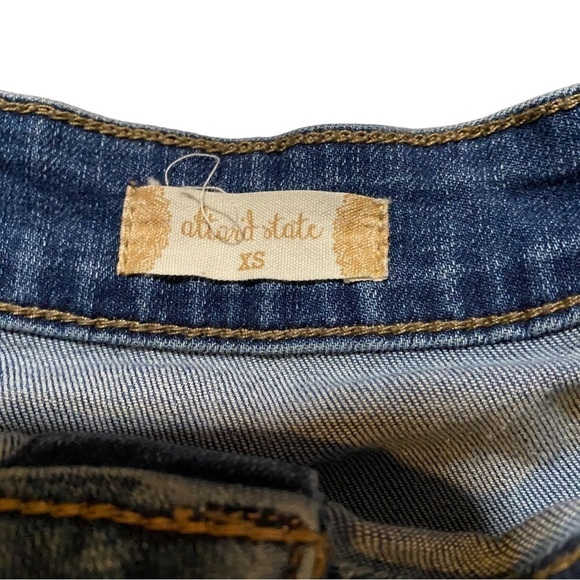 Altar’d State denim button up mini skirt with pockets, medium wash Size XS - Picture 4 of 4